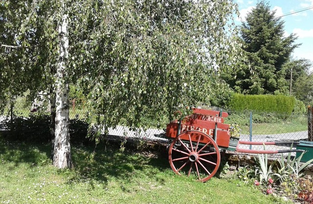 Wisteria Cottage suitable for 3 adults.