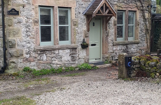 Witchnest - a magical cottage in Derbyshire with EV charging