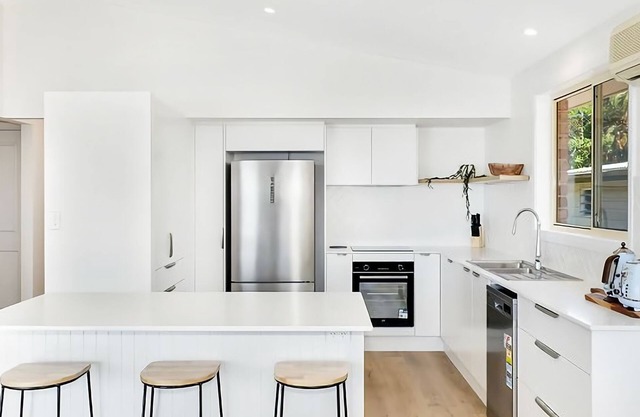 With spectacular views of the estuary and park, this retreat is the perfect tranquil escape