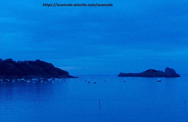 Without vis-à-vis directly on the Sea and the Port, near Mt St Michel, St Malo