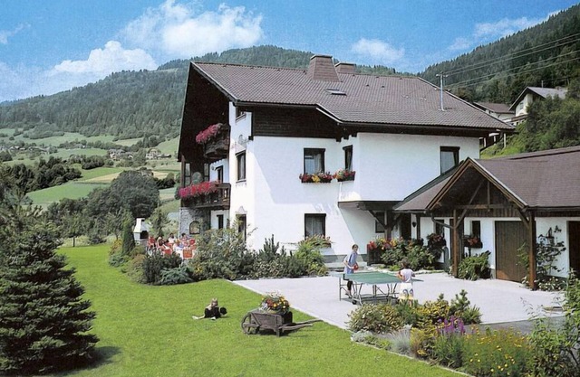 Wohnung Nr. 1 oder 2 by Interhome