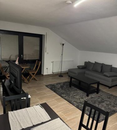 Wohnung mit Küche, Fernseher, WLAN und Parkplatz - Brian