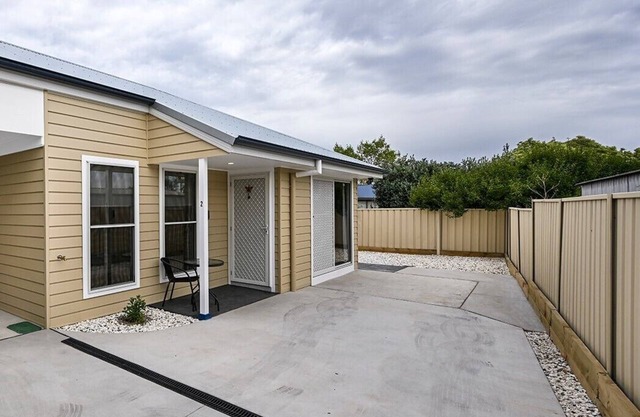 Wolaroi Villa 2, with Netflix and Disney Plus - In a Quiet Street