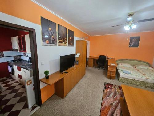 WOLF APARTMAN Luxusné a ubytovanie s plnou výbavou s Bezplatným parkovaním Plochou TV a Optickým Internetom Priamo v Považskej Bystrici Tichá lokalita s Všade blízko Vhodné pre Jednotlivcov Rodiny Pracovné cesty Turistiku aj Oddych Plne vybavená Kuchyňa