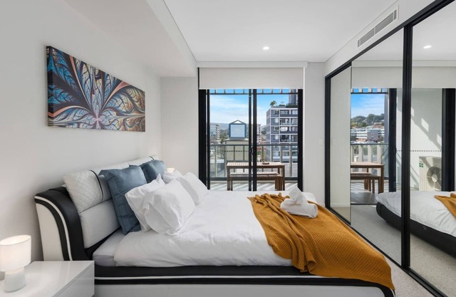 Wollongong Inner city Escape Bright Urban Oasis