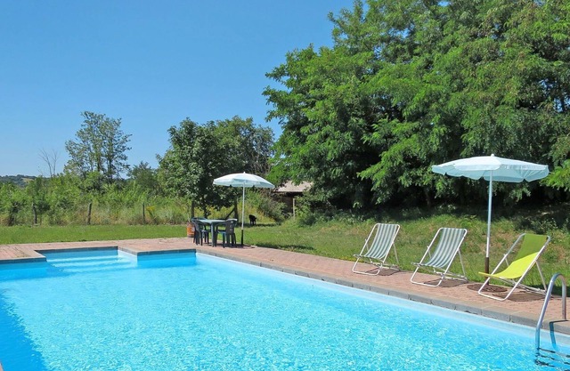 Wonderful private villa with WIFI, pool, TV, patio, pets allowed, panoramic view and parking