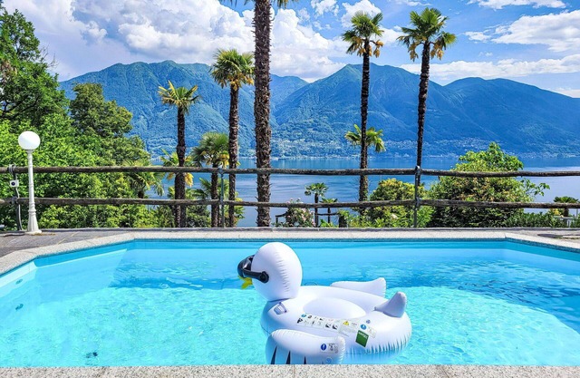 Wonderful private villa with WIFI, private pool, TV, patio, pets allowed and panoramic view