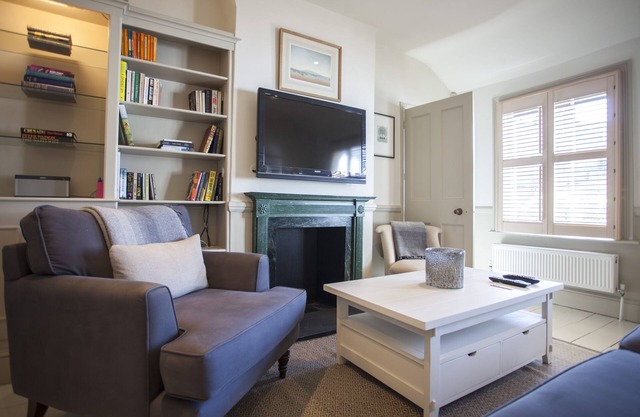 Wonderful Gloucester Road/Hyde Park 2bed/1.5bath Mews House