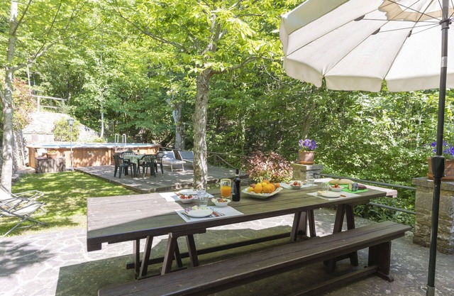 Wonderful private villa for 4 people with private pool, TV, patio and pets allowed