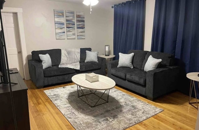 Wonderful new cozy 3 bedroom min from the casino