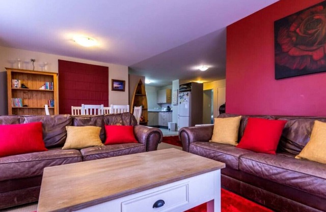 Wonderful Penthouse by St. Lukes Mall Carpark&Wifi