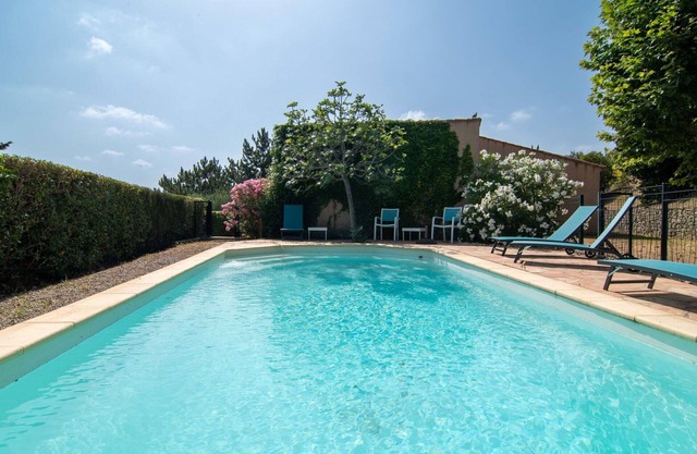 Wonderful private villa for 6 guests with private pool, WIFI, TV, terrace and pets allowed