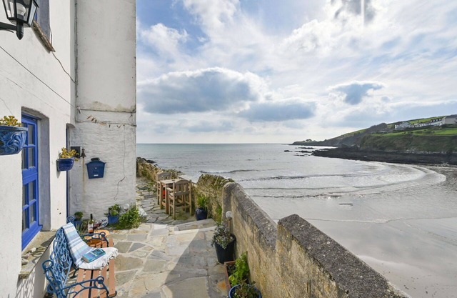 Wonderful private villa for 4 people with WIFI, TV, patio, pets allowed and parking