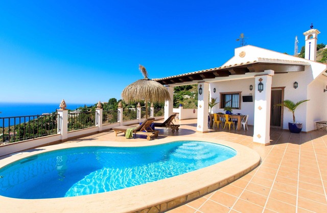 Wonderful private villa for 5 guests with WIFI, A/C, private pool, TV and terrace