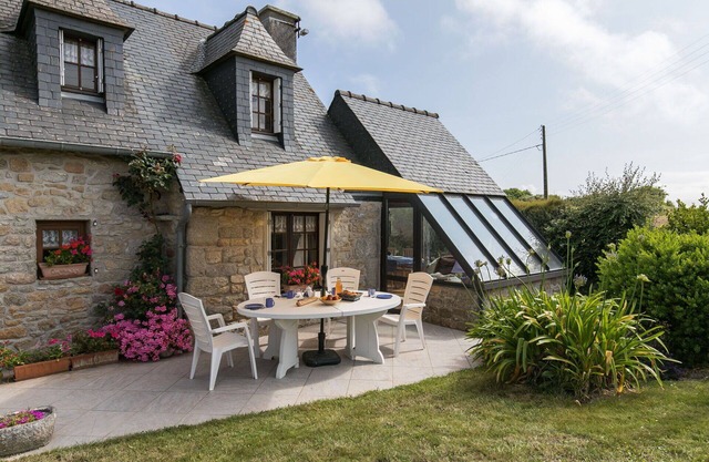 Wonderful private villa for 4 people with TV, terrace and parking