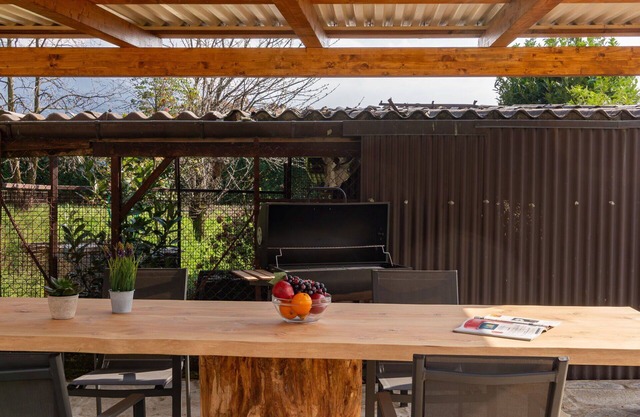 Wonderful private villa for 5 guests with WIFI, TV, patio and pets allowed