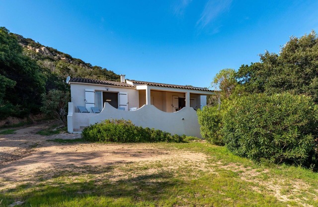 Wonderful private villa for 6 guests with A/C, WIFI and terrace