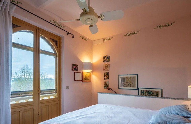 Wonderful private villa for 3 guests with TV, patio, pets allowed and parking