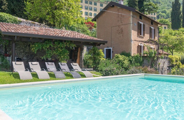 Wonderful private villa for 6 people with private pool, WIFI, TV, patio and pets allowed