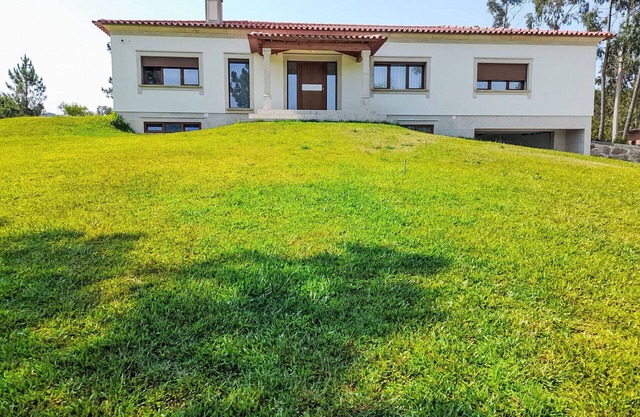 Wonderful private villa for 6 guests with private pool, WIFI, TV, patio, panoramic view and park.