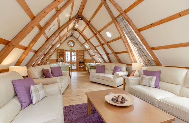 Wonderful private villa for 16 people with WIFI, TV, patio, pets allowed, panoramic view and par.