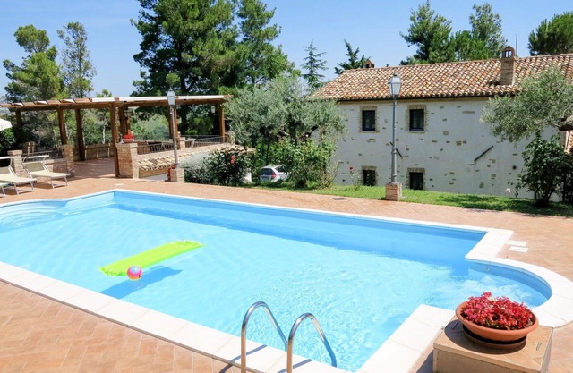 Wonderful private villa for 10 guests with A/C, private pool, WIFI, TV, patio and pets allowed