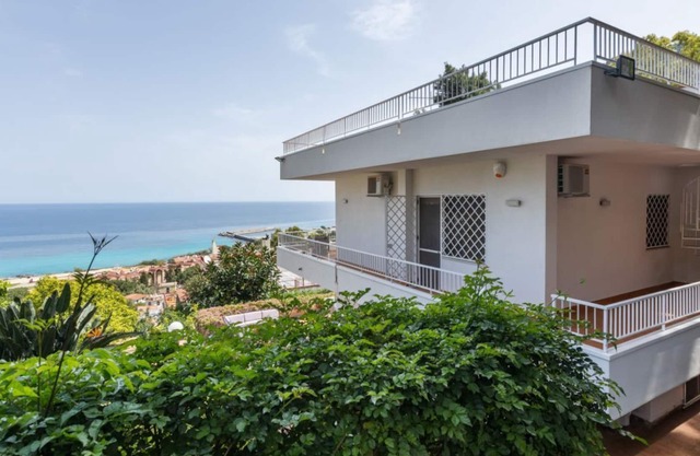 Wonderful Seaview Villa With Garden and Terraces
