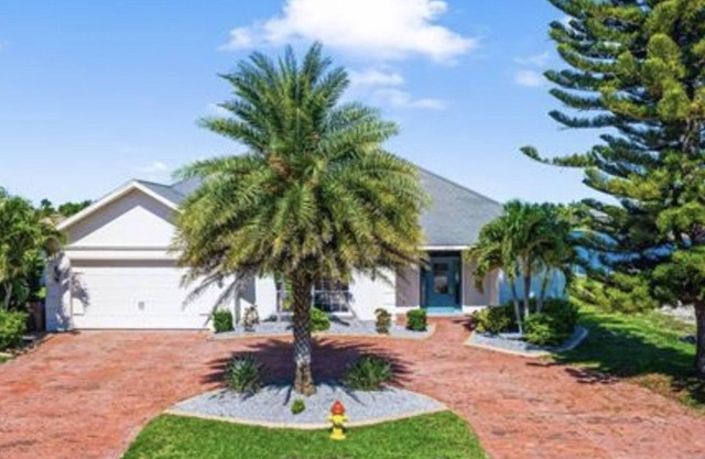 Wonderful Unique single family home private heated pool Beautiful Sunsets