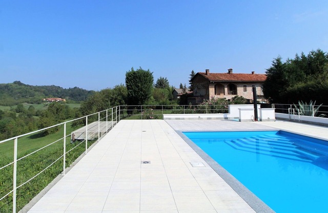 Wonderful villa for 6 people with WIFI, private pool, TV, veranda, panoramic view and parking