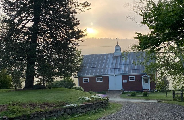 Woodstock Carriage House-280 acres-Views-Gardens-Skiing-Farm-2.5 miles from town