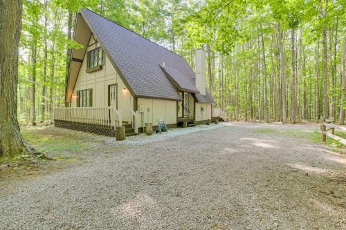 Woodsy A-Frame Cabin with Lakes of the North Access