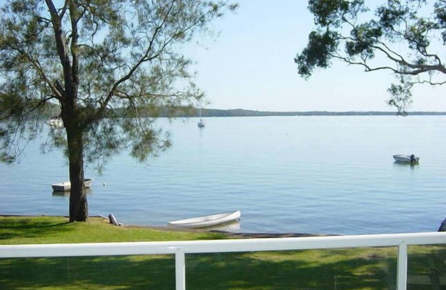 Woody's Place (Water Front)