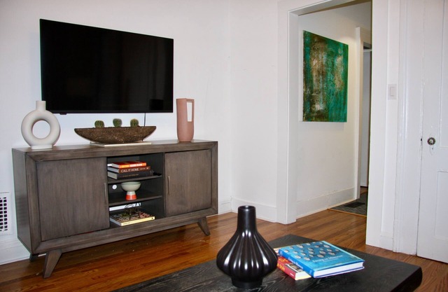 Wooster Gem - Walk to Pizza & Yale! - FREE Parking and Laundry