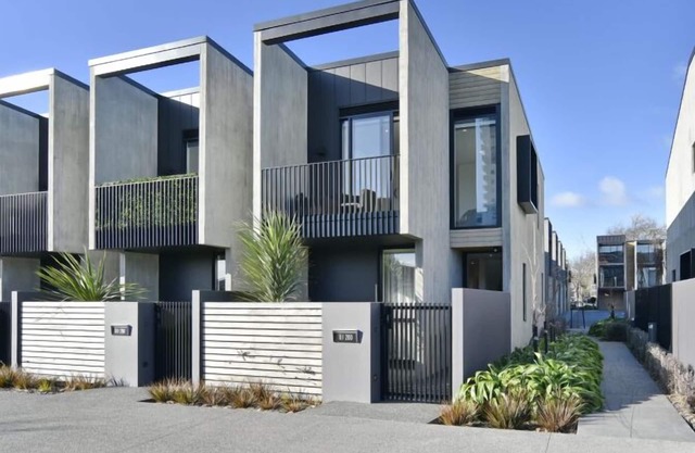 Worcester Terrace Eleven-Top inner city location