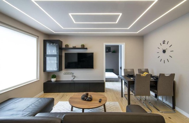 Work or Leisure Modern 2BD apt near city center