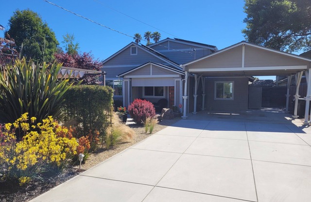 Work/Play in Furnished Santa Cruz Home