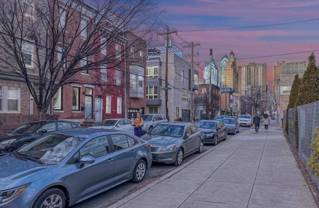 WOW! 2-BD/2BA Retreat WiFi, Central Air, and Laundry Prime Philly Location!