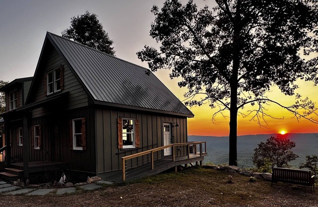 Wow! Look @ That View! Sleeps 7, cabin with AC, Wifi, lots of games.