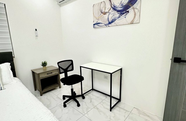 Wymering Suite - Modern 2br Suite in New Kingston