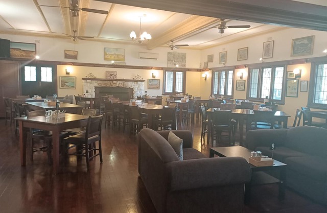 Yanchep Inn