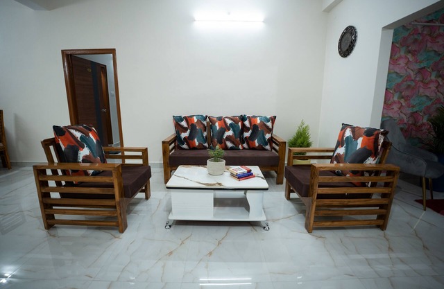 Yellow Bells Serviced Apartments Hitech City