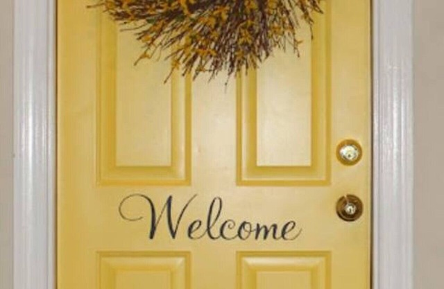 Yellow Door Retreat: LOW PET FEE-Minutes to Dwntwn