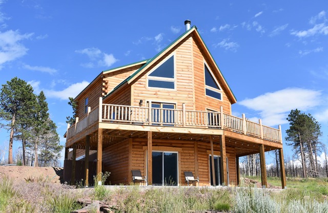 You'll love the amazing views at the Hummingbird Hideaway!