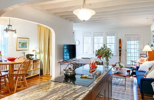 Your Annapolis Waterfront retreat - a short walk to Navy Football Home Games - Navy v. South Florida 11/15/25 weekend still available! Or the USNA Gospel Choir Concert weekend of 10/17/25