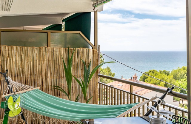 Your Beach Front Retro Hideaway in Salou