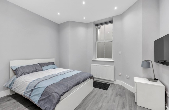 Your Cosy Stay Modern 3 Double Bedroom Apartment - Fully Furnished