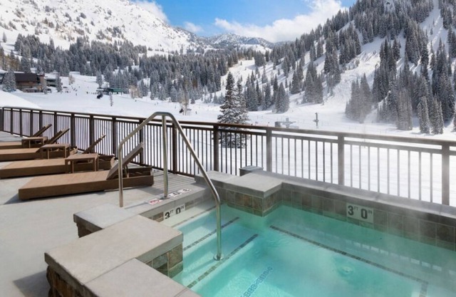 Your Destination For A Mountain Adventure! Onsite Game Room, Outdoor Pool, Spa
