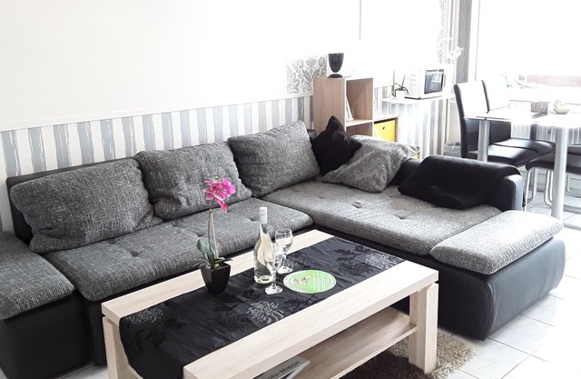 Your family friendly *** Resin home; ideal for holidays with friends (NR apt)