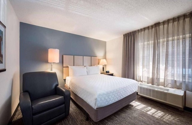 Your Home Away From Home! Pet-friendly Property, Full Kitchen, Free Shuttle!