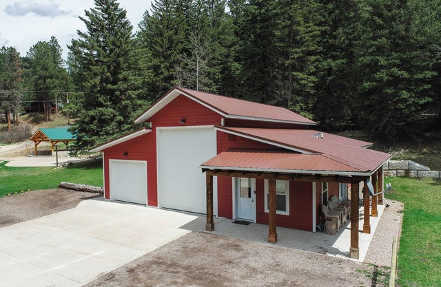 Your Next Cozy Escape 1BR New Cabin near Cheyenne Crossing/Spearfish Canyon!